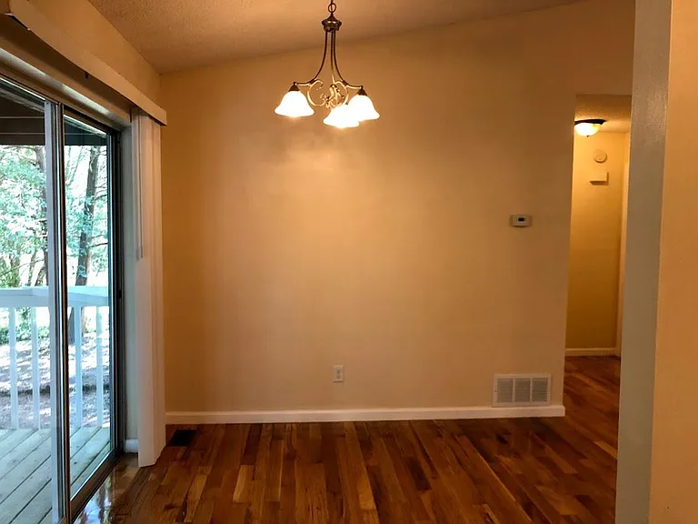 6027 Mitchell St — Photo 8