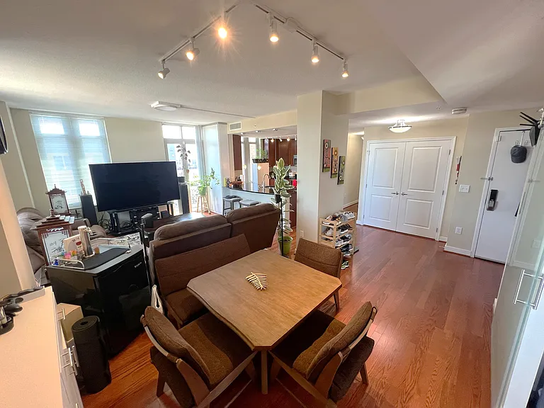 155 Potomac Psge #704 — Photo 7