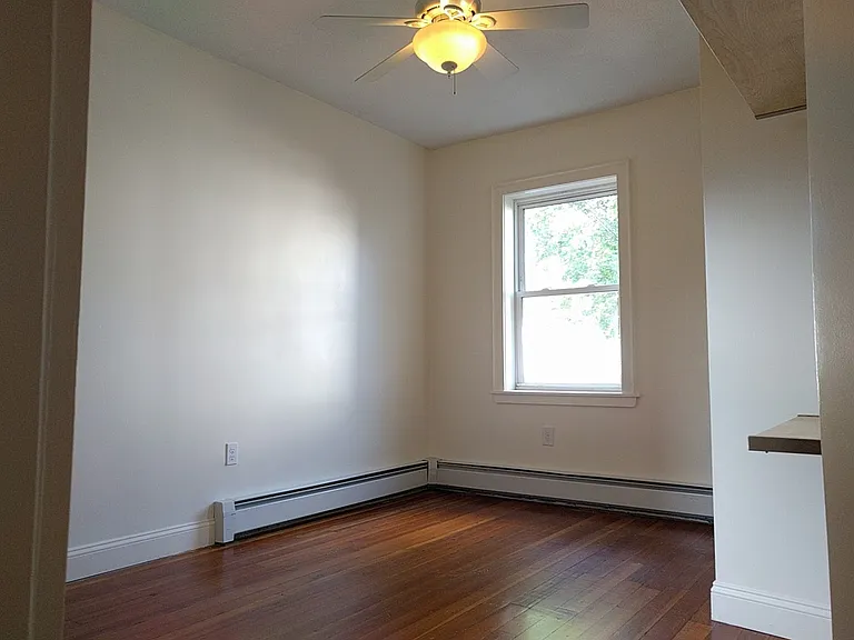 6 Bedford St #1R — Photo 3