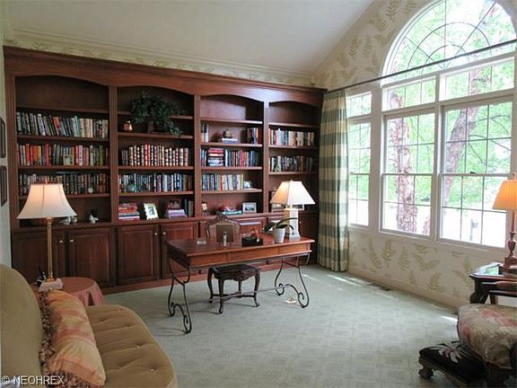 5th image of 438 Sawgrass Dr