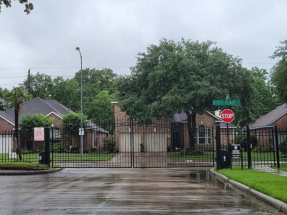 2nd image of 24043 River Place Dr