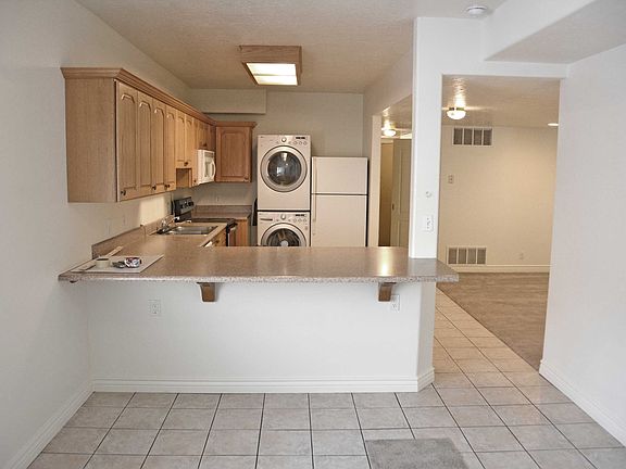 5th image of 94 S 1820th St S