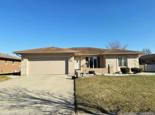 43404 Vinsetta Dr, Sterling Heights, MI 48313