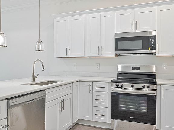 5th image of 1118 Luray Ave