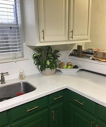5th image of 3317 Montrose St