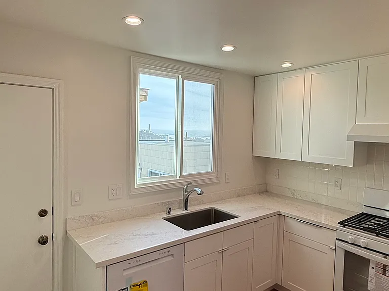 4441 Balboa St #4 — Photo 2