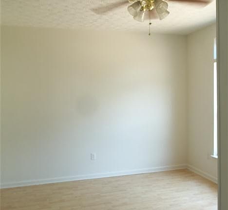 4th image of 3216 Shadow Park Dr