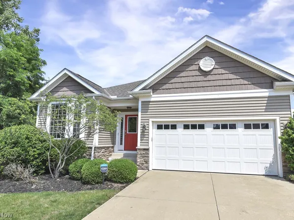 19 Bristol Ln, Rocky River, OH 44116