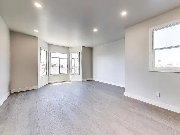 297 Corbett Ave — Photo 3