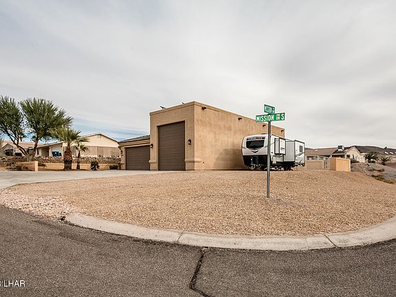3rd image of 3708 Mission Dr