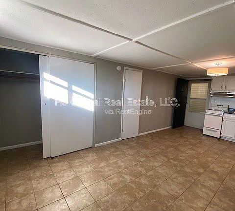4th image of 117 N Shamrock St #5