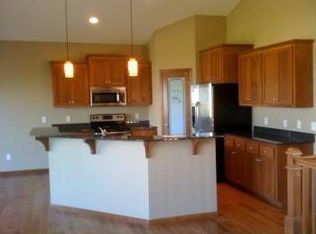 7096 205th St W, Lakeville, MN 55044
