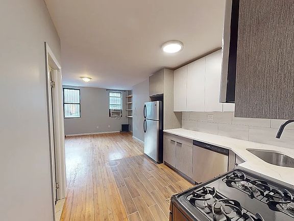 4th image of 27 Vanderbilt Ave #1A