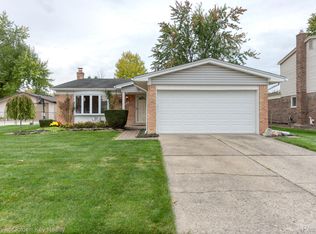 1996 S Cavalier Dr, Canton, MI 48188