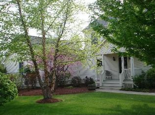 1581 Amos Bennett St, Grayslake, IL 60030