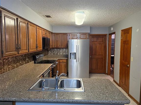 3rd image of 303 Koel Ct
