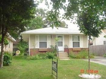 1st image of 1521 Grove Dr