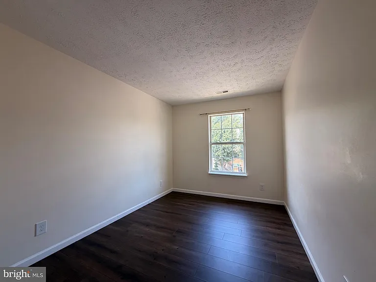 107 Stafford Mews Ln — Photo 28
