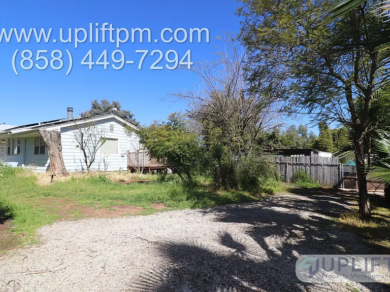 1441 Cedar St — Photo 3