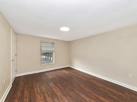 2nd image of 960 Highland St APT B2