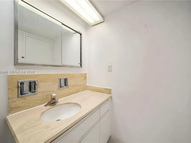 5700 Collins Ave #8A — Photo 20