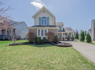 5879 Versailles Ave, Ann Arbor, MI 48103