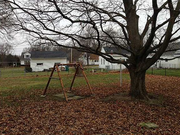 Double fenced in lot