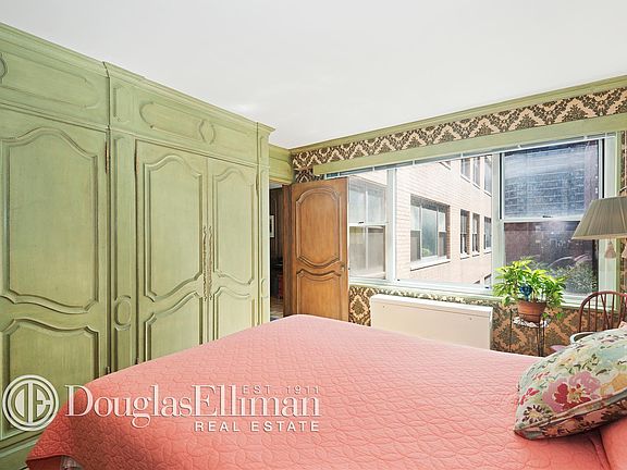 5th image of 150 E 61st St APT 9B