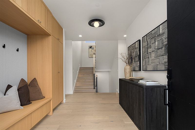 5th image of 29 20th Avenue