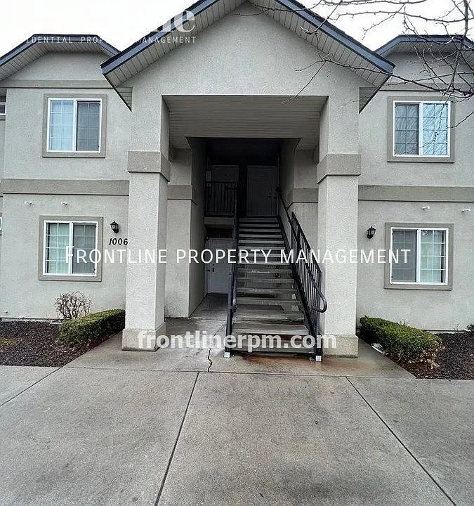 10063 W Garverdale Ln #202