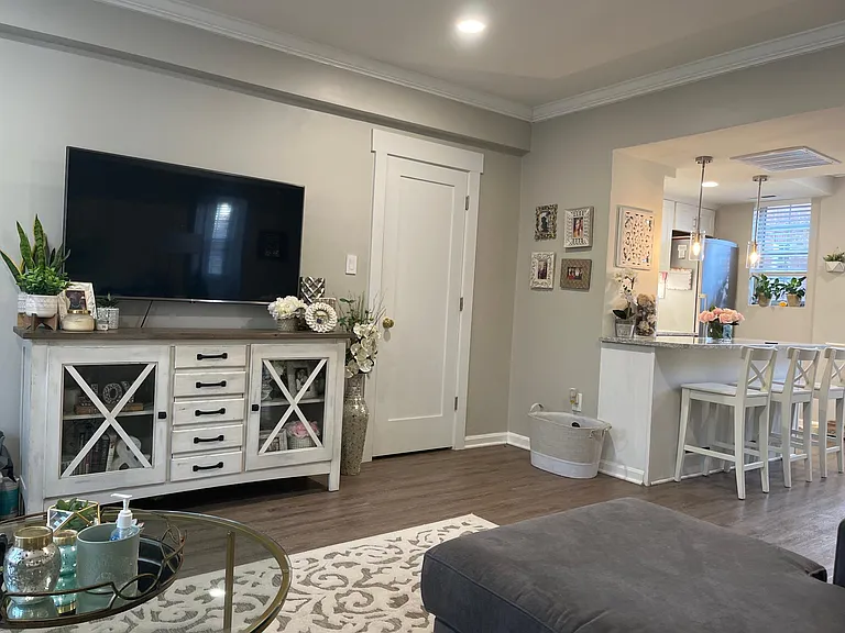 1812 N Queens Ln #217 — Photo 18