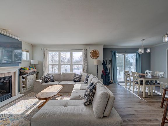 5th image of 9401 Briar Haven Dr