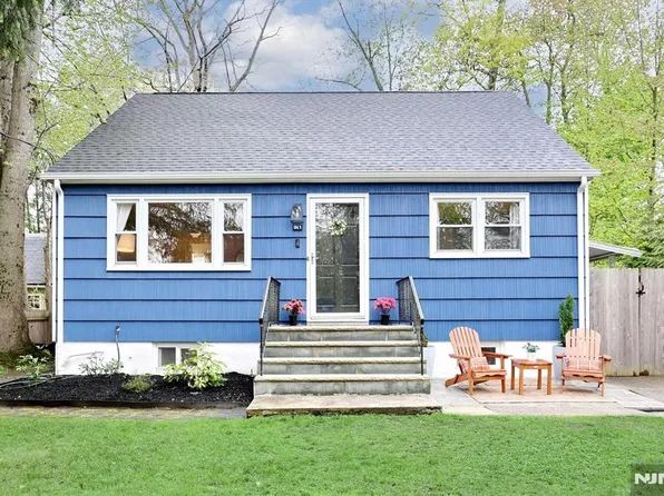 91 Hopper St, Hillsdale, NJ 07642