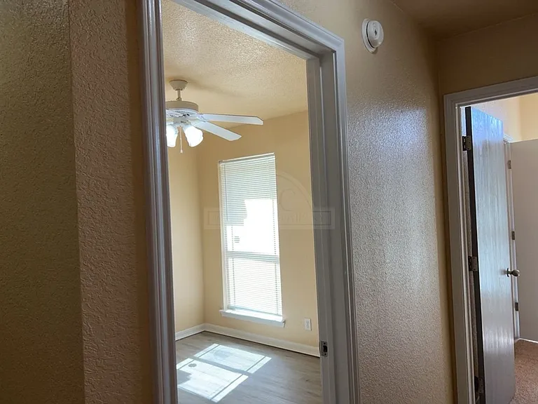 2509 Lavender Ln — Photo 9