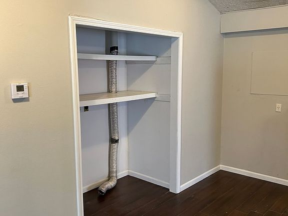 3rd image of 105 S Elm St #3