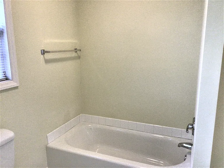 5470 Regent Village Dr — Photo 13