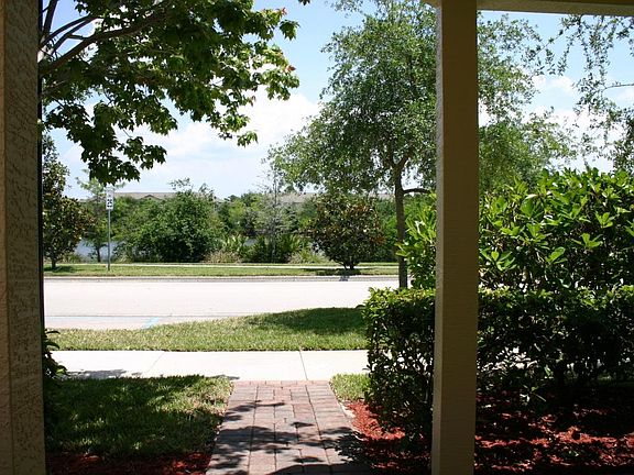 2nd image of 2327 SE Ruskin Dr