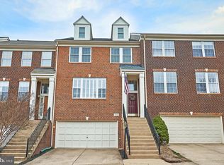 2672 Logan Wood Dr, Herndon, VA 20171