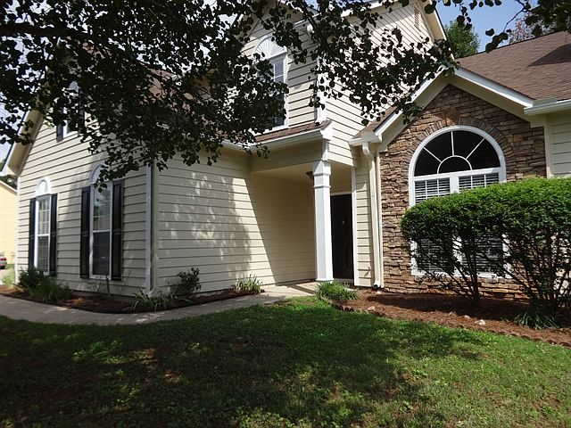 1st image of 201 Oak Vista Ct