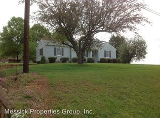 5825 Reynolda Rd, Winston Salem, NC 27106