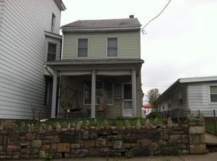 26 S Maple St, Mount Carmel, PA 17851