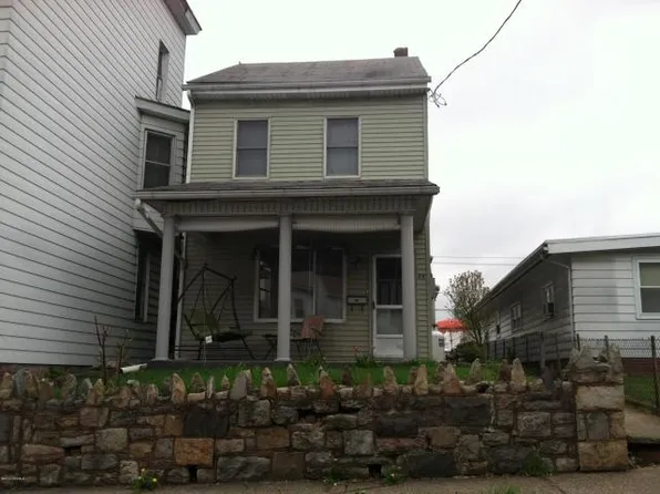 26 S Maple St, Mount Carmel, PA 17851
