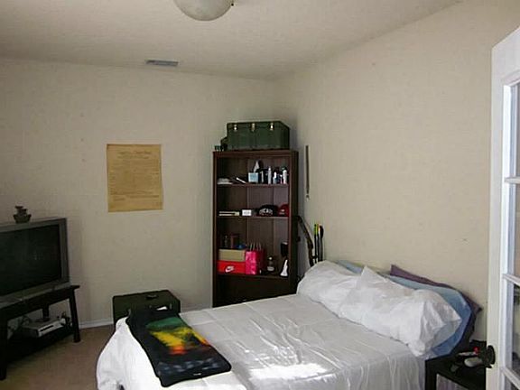 3rd image of 1051 Fairview Dr