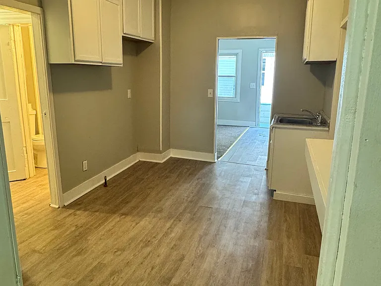 2 bed, 1.0 bath, $1,300 — Photo 6