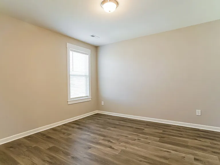 936 Sandyhill Rd — Photo 12