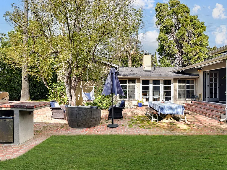 13360 Magnolia Blvd — Photo 52
