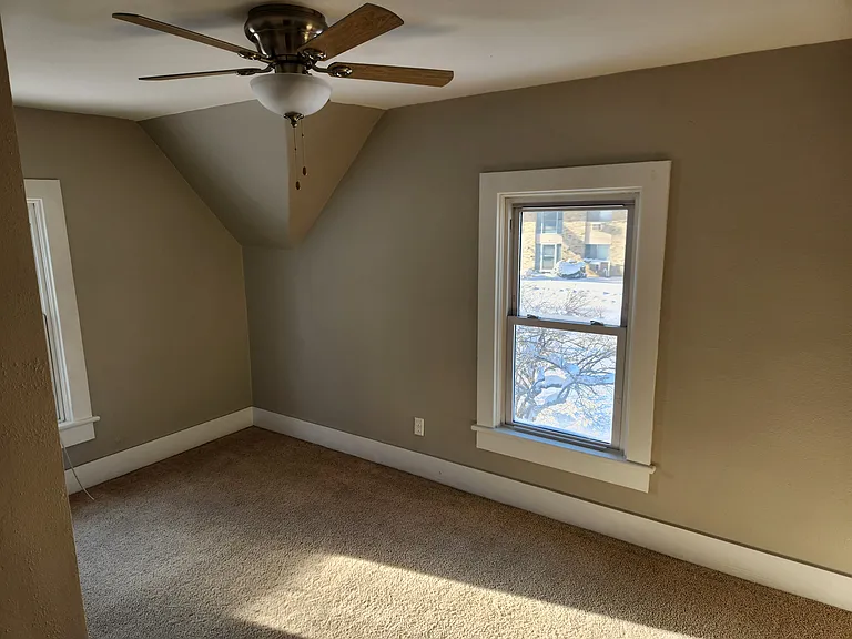 759 E Sumner St — Photo 18
