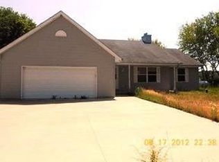 2445 E Moraine Dr, Kewaskum, WI 53040