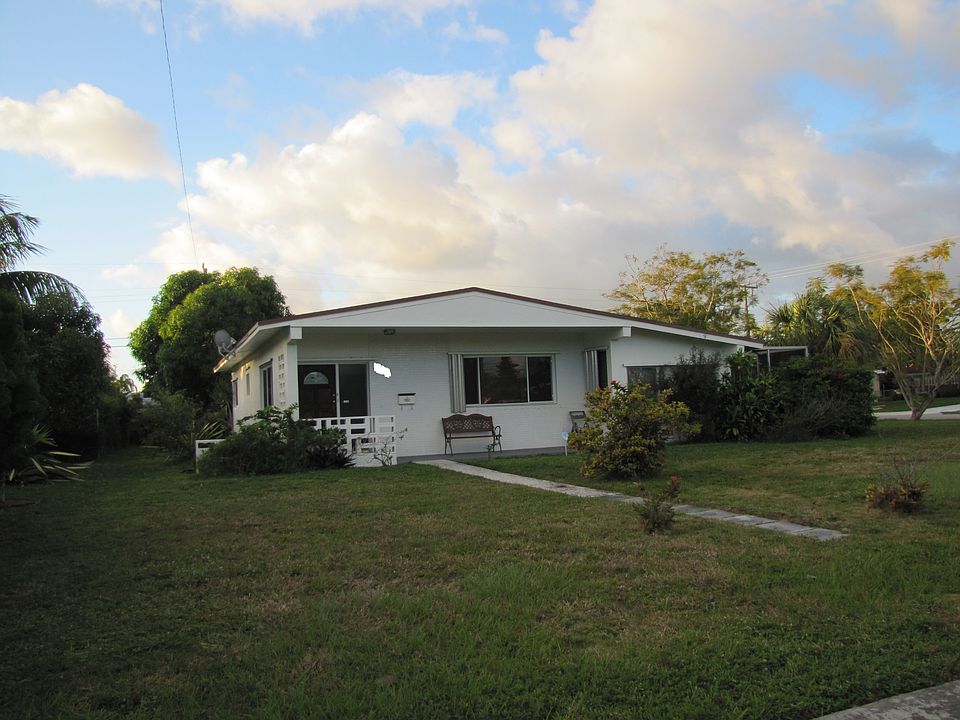 1st image of 1700 NE 174th St