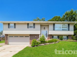 3 Lake Superior Dr, Saint Peters, MO 63376